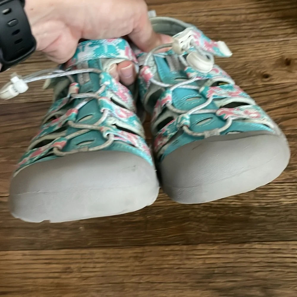 Keen light pink